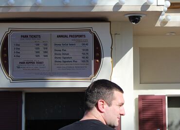 Disneyland estrena nuevo sistema de boletos y aumenta precios