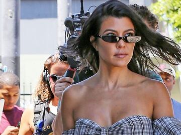 Kourtney Kardashian irradia belleza con diminuto bikini amarillo