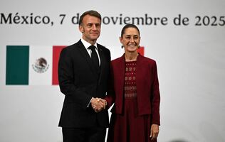 Sheinbaum y Macron anuncian exhibición histórica de los códices Azcatitlán y Bouterini: “Son la memoria viva de México”