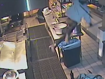 Video. Mujer cae de techo al robar restaurante en California