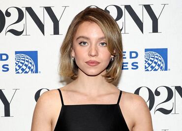 Sydney Sweeney impone tendencia con minivestido de transparencias en Nueva York