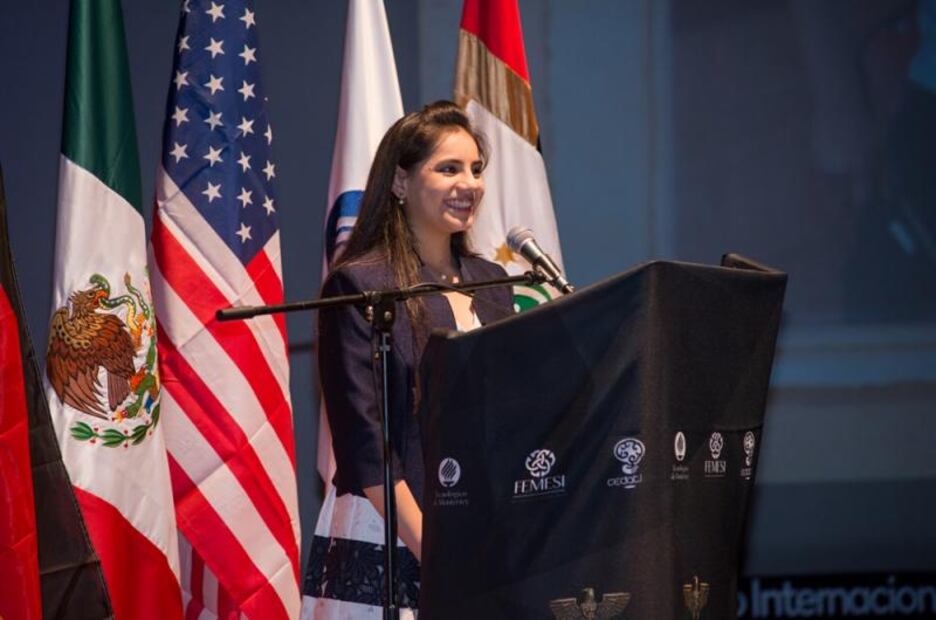 Dafne Almazán, la mexicana más joven en graduarse de una maestría en Harvard