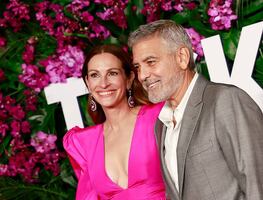 Julia Roberts deslumbra con escotado vestido en Los Ángeles a los 54 años