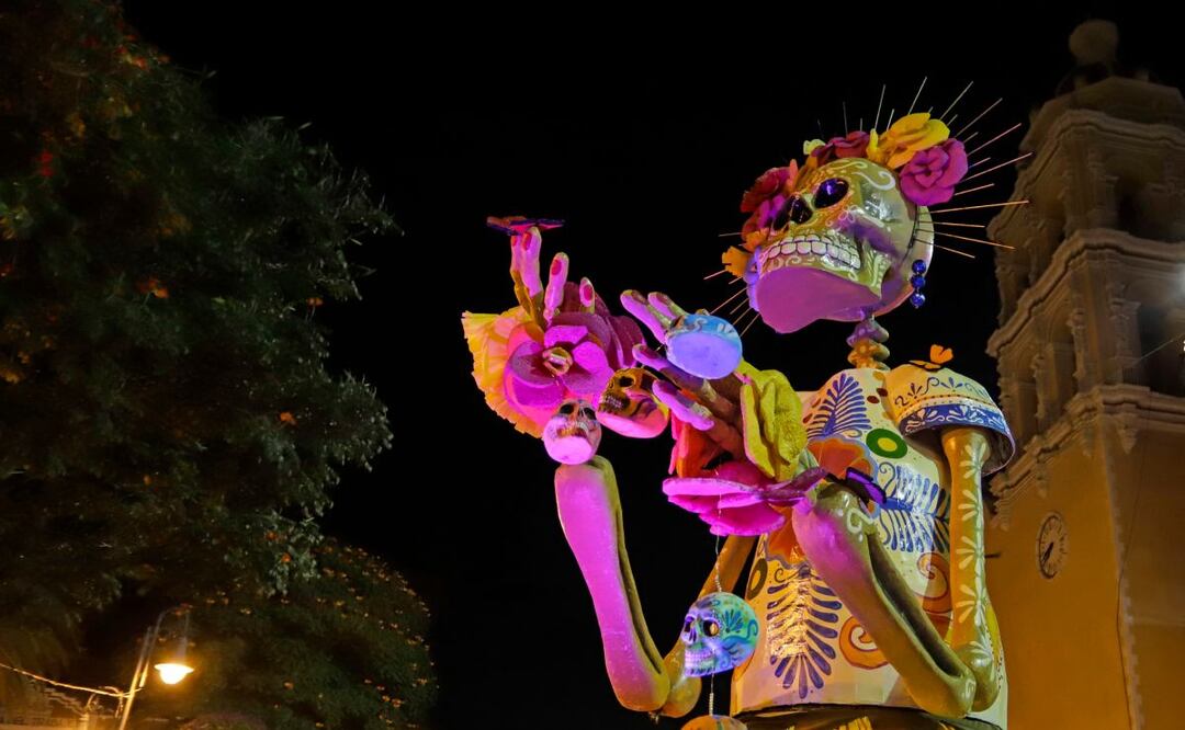 Valle de las catrinas en Atlixco por el Día de Muertos 2023. Foto: EFE/ Hilda Ríos