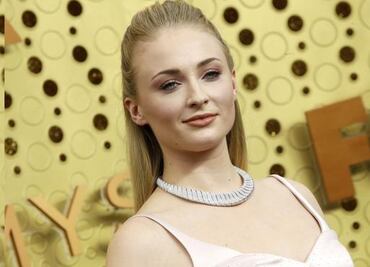 Los vestidos con los que Sophie Turner impactó en los Emmys