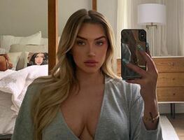 Anastasia Karanikolaou cumple 28 años y posa con atrevido vestido junto a Kylie Jenner