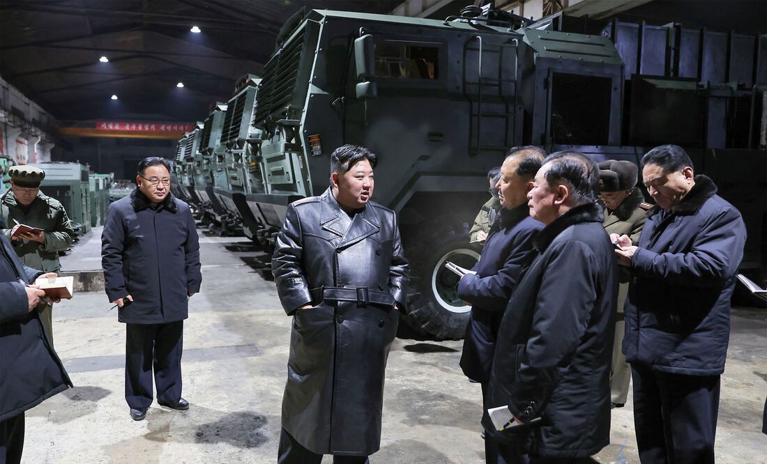 Kim Jong-un sorprende con nuevo misil hipersónico: ¿Una amenaza para Estados Unidos en el Pacífico? (Photo by KCNA VIA KNS / AFP)
