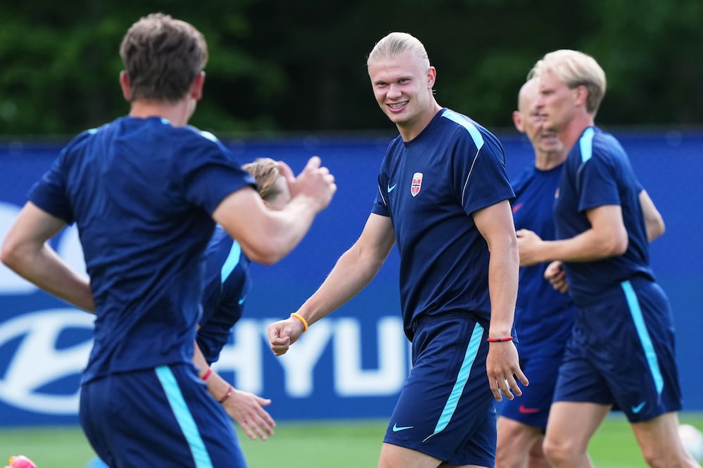 ¿Llegó el nuevo rey? Haaland debuta con Noruega ante Irak en el Mundial (AP Photo/Martin Meissner)