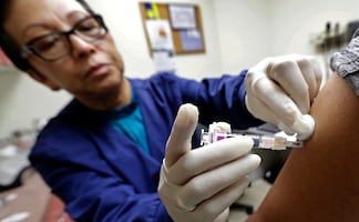Mitos y realidades de la vacuna contra la influenza, según Harvard
