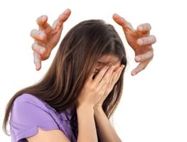 México prohíbe a funcionarios besos, abrazos y piropos con connotación sexual