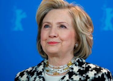 Hillary Clinton lanza podcast sobre fe, liderazgo y 'grandes temas'