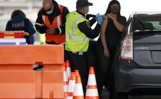 EU duplica ritmo de vacunación; diario aplican 1.7 millones de dosis