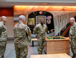 Movilizan a policía y Guardia Nacional en metro de Nueva York para combatir ola de violencia