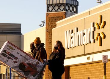 Esto paga Walmart a sus trabajadores en EU según su puesto
