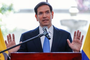Marco Rubio impacta por declaraciones en documental OVNI: "Están sobrevolando nuestras bases nucleares"