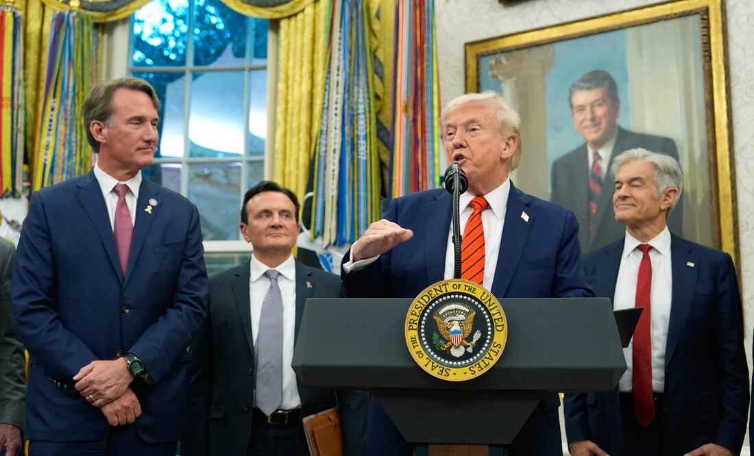 Wall Street se desploma tras anuncio de Trump: aranceles del 100% a China provocan pánico financiero (AP Photo/Alex Brandon)