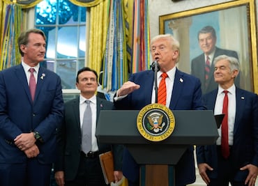 Wall Street se desploma tras anuncio de Trump: aranceles del 100% a China provocan pánico financiero