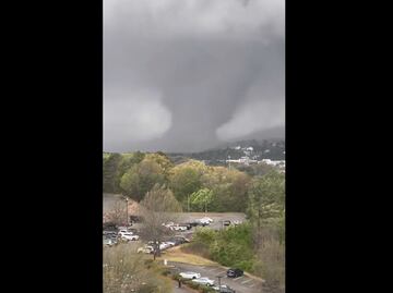 Imágenes del poderoso tornado que golpeó Little Rock, Arkansas