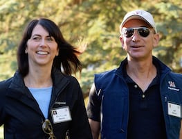 Ocho datos sobre MacKenzie Scott, la mujer más rica del mundo