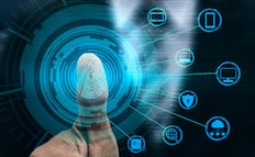 EU empieza a tomar fotos y datos biométricos de extranjeros que entren y salgan del país