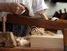 ¡Atención, carpinteros! Ofrecen trabajo en Disneyland con salario de $740 por hora