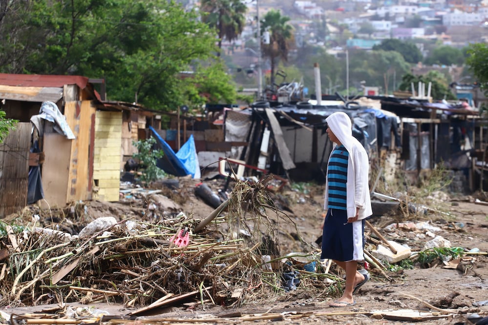 Rachel deja una menor muerta y 10 personas desaparecidas en Baja California. EFE/ Alejandro Zepeda