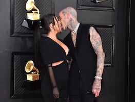 Kourtney Kardashian y Travis Barker sorprenden casándose en Las Vegas