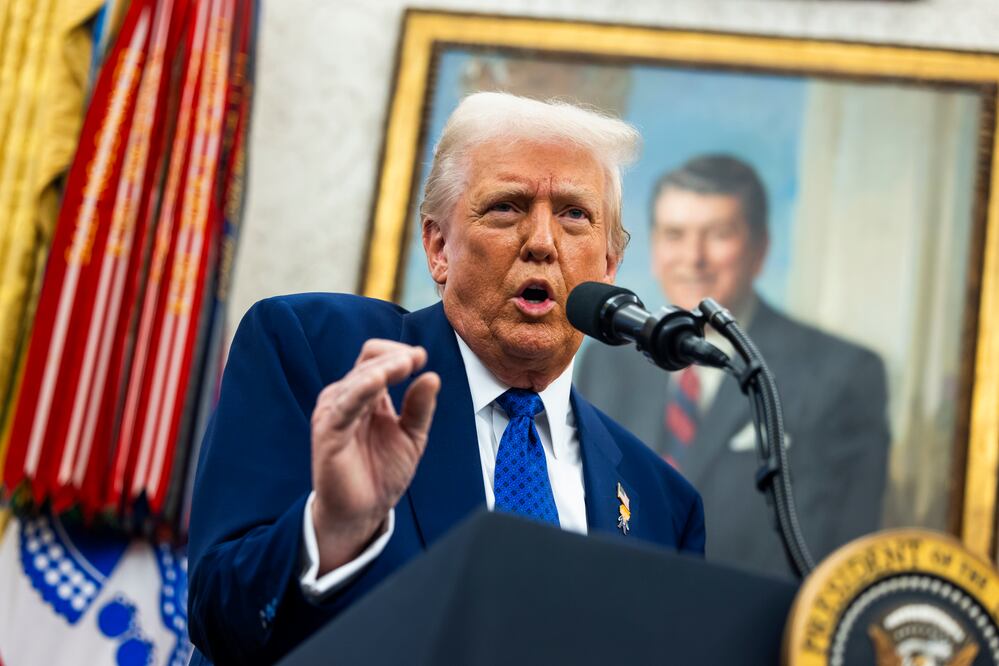 Trump desestima la entrada de Ucrania a la OTAN y duda que recupere sus territorios perdidos. EFE/EPA/JIM LO SCALZO / POOL