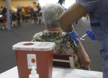 EU halla pequeña cantidad de casos de Covid en vacunados