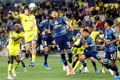 Avión del América sufre aterrizaje de emergencia en vuelo de regreso a México y afición explota: “ya háganse una limpia”