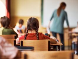 Familias demandan a Texas por ley que obliga a exhibir los Diez Mandamientos en escuelas públicas