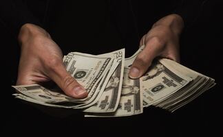 Condenan a hombre que sedujo mujeres y estafó 1 millón de dólares