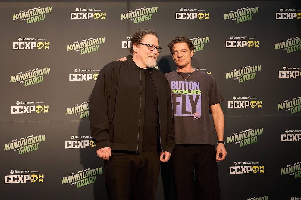 Pedro Pascal rompe en llanto en la CCXP México al presentar The Mandalorian and Grogu. VIDEO (AP Photo/Ginnette Riquelme)