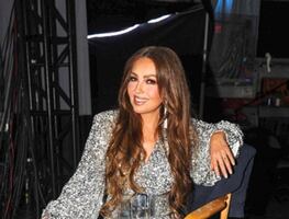 Thalía presume sus mejores pasos de baile con look ‘cowgirl’