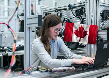 Ofrecen $109,000 a ingenieros mexicanos para trabajar en Canadá