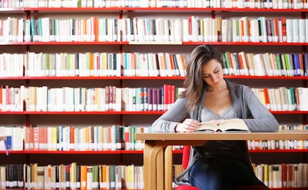 Nueva York ofrece becas universitarias a cambio de vacunación