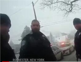 Video. Policía esposa y rocía gas pimienta a niña afroamericana