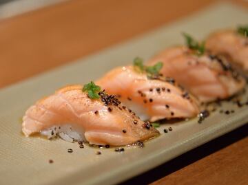 ¿Por qué el salmón es bueno para la salud, según Harvard?