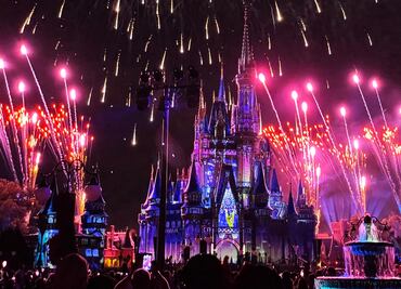 Disney celebra su centenario con un emotivo cortometraje que reúne a más de 500 personajes icónicos