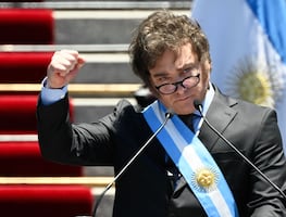 "Miren donde miren, la situación de Argentina es de emergencia". Milei jura como nuevo presidente