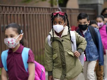 Los estados de EU que pondrán fin al uso de cubrebocas en colegios