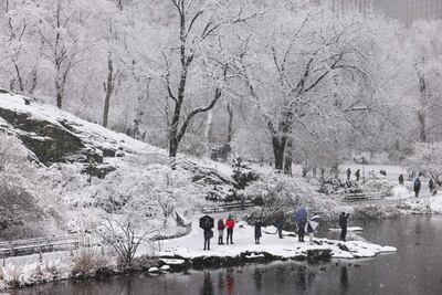 Nieve paraliza Nueva York: Tormenta interrumpe transportes y actividades. FOTOS