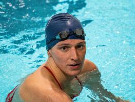 Nadadoras piden excluir de competición a competidora trans Lia Thomas