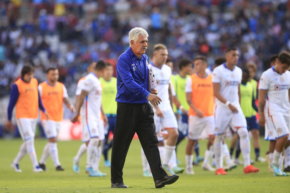 Tuca Ferreti asegura que el futbol mexicano cae en lo amateurPacasegura que el futbol mexicano cae en lo amateurhuca vs Cruz Azul. EFE /David Martínez Pelcastre