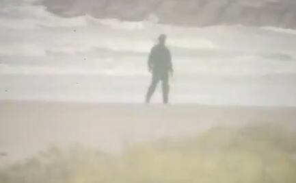 Detienen a hombre por deambular en Texas disfrazado de villano de 'Halloween'