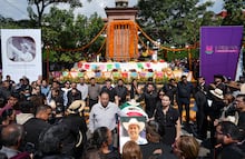 Exigen justicia por asesinato del alcalde de Uruapan y piden renuncia de Claudia Sheinbaum