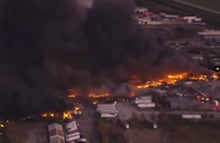 Un avión de carga de UPS se estrelló cerca del aeropuerto internacional de Kentucky, reportan medios. VIDEO
