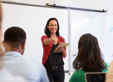 ¡Atención maestros de español! Embajada de EU lanza vacante en CDMX