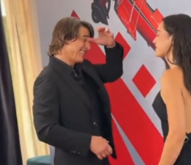 La influencer de 22 años que puso nervioso a Tom Cruise con entallado vestido. ¿Quién es?
