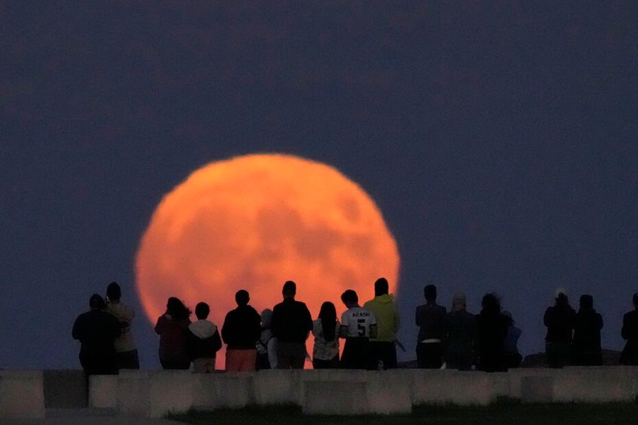 Superluna Azul/ AP